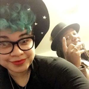 Meet your Posher, Etta